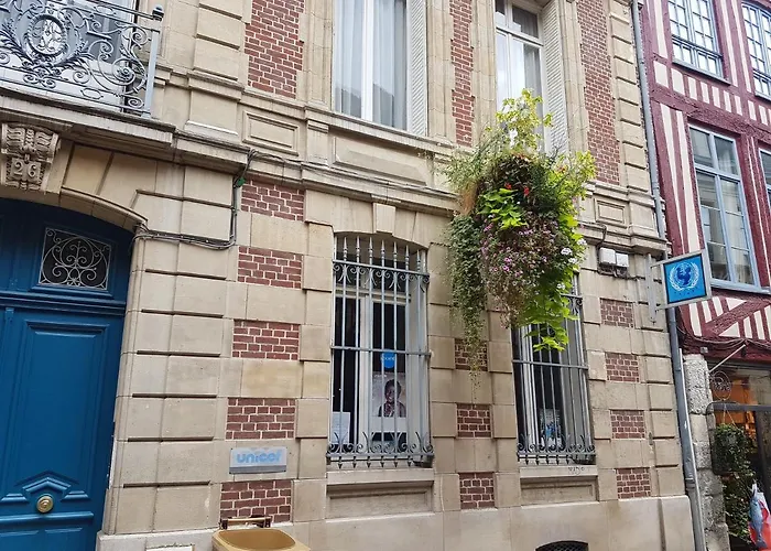 Centre Historique L'authentique Saint Nicolas Ou Le Bourdon De La Cathedrale